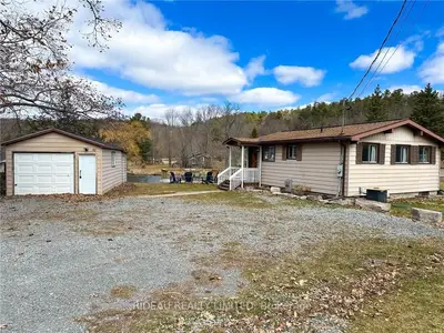 32 Rebecca Lane, Westport, On K0g 1x0