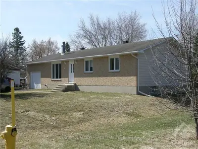 27 Manitou Street, The Nation, On K0a 1w0