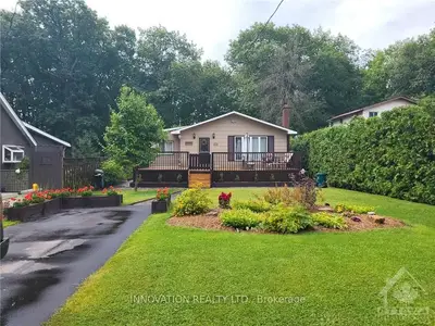 591 Bayview Drive, Constance Bay - Dunrobin - Kilmaurs - Woodlawn, On K0a 3m0