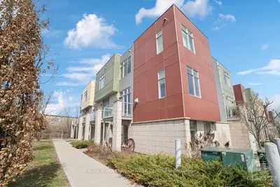 63 Young Street B, Dows Lake - Civic Hospital And Area, On K1s 5t5