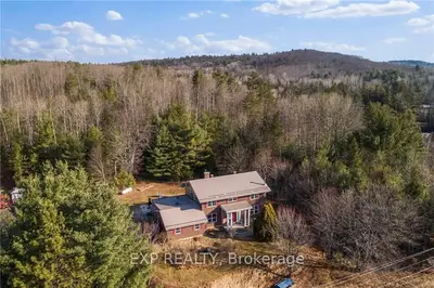10 OTTER LAKE Lane, Madawaska Valley, ON K0J 1B0
