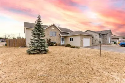 1013 Riverstone Trail, Petawawa, On K8h 0b3