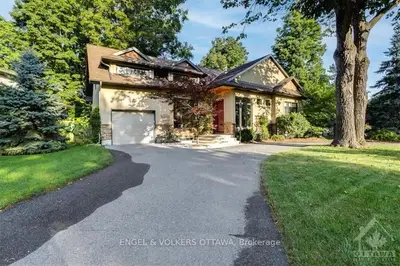 425 Thessaly Circle, Alta Vista And Area, On K1n 5w6