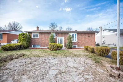 5 Lisa Crescent, Petawawa, On K8h 2z8