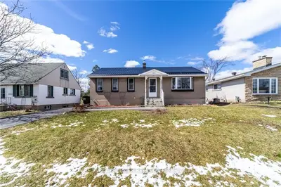 2640 AYERS Avenue, Hunt Club - South Keys and Area, ON K1V 7W8