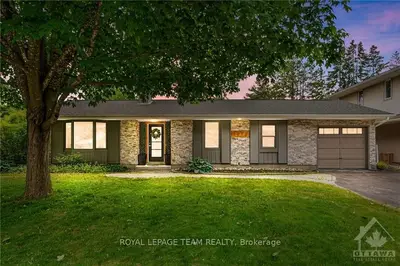 1072 Cromwell Drive, Billings Bridge - Riverside Park And Area, On K1v 6k5