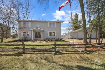 146 Grandview Road, Crystal Bay - Rocky Point - Bayshore, On K2h 8b1