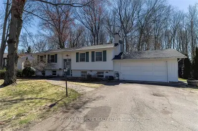 629 Glenwood Drive, Pembroke, On K8a 1t9