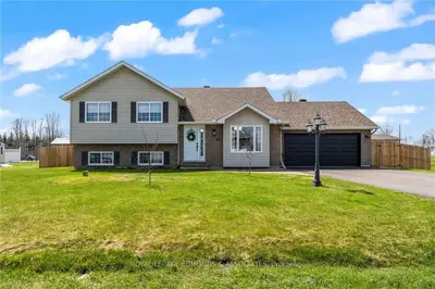94 Athens Street, Laurentian Valley, On K8b 1c1