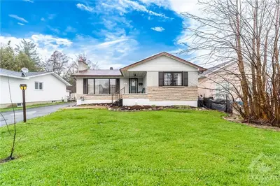1463 Maxime Street, Cyrville - Carson Grove - Pineview, On K1b 4e7