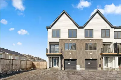 571 Woven, Stittsville - Munster - Richmond, On K2s 3b2