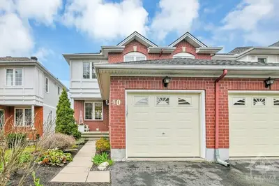 40 Celebration Street, Carlington - Central Park, On K2c 4a1