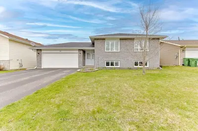 58 Oak Avenue, Petawawa, On K8h 3s4