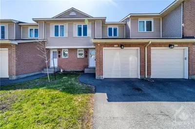 7 Castlebrook Lane B, South Of Baseline To Knoxdale, On K2g 5g4
