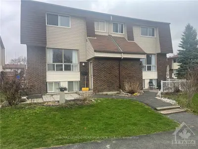 17 Forester Crescent A, Bells Corners And South To Fallowfield, On K2h 8y1