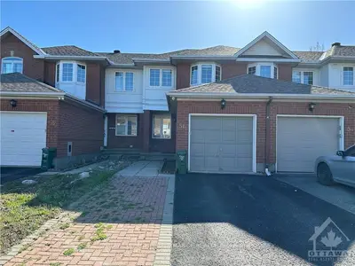 56 Celebration Street, Carlington - Central Park, On K2c 3z9
