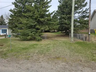 138 Stafford Street, Madawaska Valley, On K0j 1b0