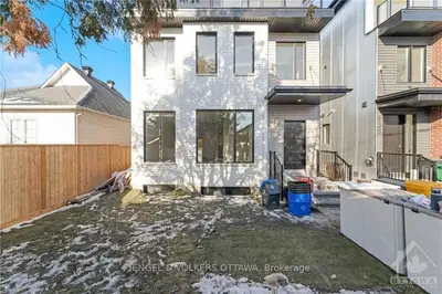 132 Carillon Street A, Vanier And Kingsview Park, On K1l 5y3