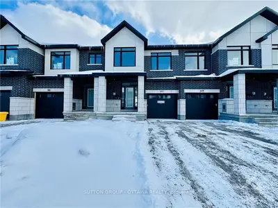 317 MAKOBE Lane, Blossom Park - Airport and Area, ON K2C 3H2
