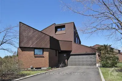 3496 PAUL ANKA Drive, Hunt Club - Windsor Park Village and Area, ON K1V 9K6