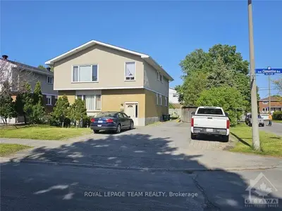 2445 Clementine Boulevard, Billings Bridge - Riverside Park And Area, On K1v 8e1