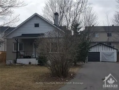 1142 Snow Street, Cyrville - Carson Grove - Pineview, On K1j 7r6