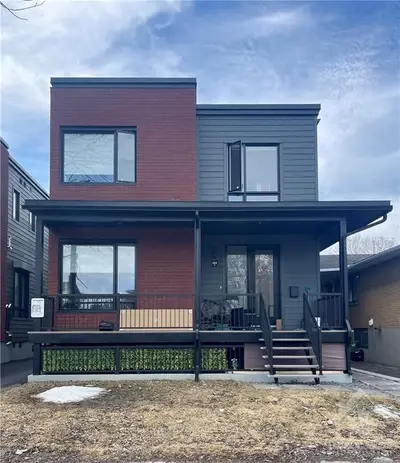 864 Woodroffe Avenue, Britannia Heights - Queensway Terrace N And Area, On K2a 2g3