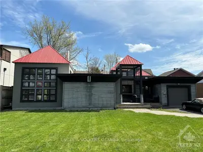 100 Withrow Avenue, Meadowlands - Crestview And Area, On K2g 2j5