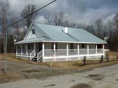 11878 Lanark Road, Greater Madawaska, On K0j 1h0