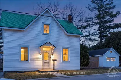 12 Charlotte Street, Carleton Place, On K7c 1y5