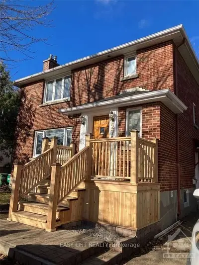 271 Mcarthur Avenue, Vanier And Kingsview Park, On K1l 6p3