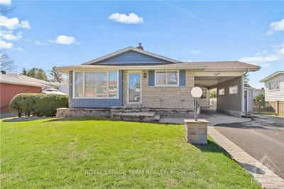 8 Hadley Circle, Bells Corners And South To Fallowfield, On K2h 6n9