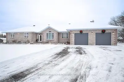 11 Harris Crescent, Whitewater Region, On K0j 2c0