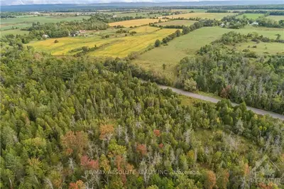 4825 Canon Smith Drive, Carp - Dunrobin - Huntley - Fitzroy And Area, On K0a 1x0