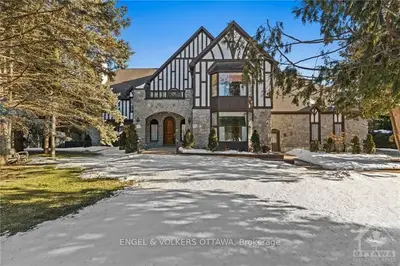 12 Timbercrest Ridge, Bells Corners And South To Fallowfield, On K2r 1b4