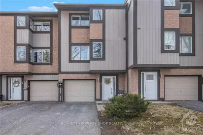 9 REANEY Court, Kanata, ON K2K 1W7