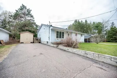 27 Ottawa Street, Laurentian Hills, On K0j 1j0