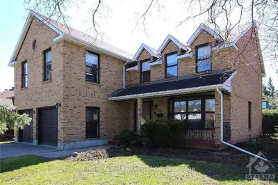 28 COUNTRY CLUB Drive, Hunt Club - Windsor Park Village and Area, ON K1V 9Y5