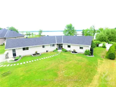 11 Fairway Drive, Petawawa, On K8a 8n2