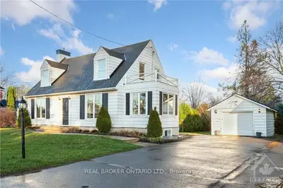 106 Van Buren Street, North Grenville, On K0g 1j0