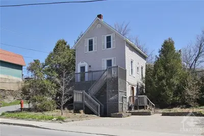 97 Almonte Street, Mississippi Mills, On K0a 1a0