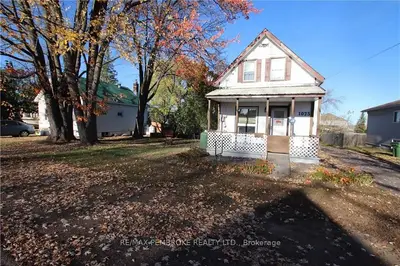 1025 Bronx Street, Pembroke, On K8a 6g6