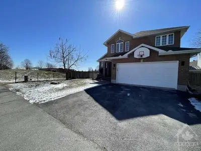 1103 Grenon Avenue, Britannia Heights - Queensway Terrace N And Area, On K2b 1a9