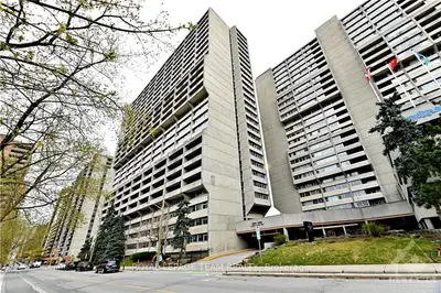 500 Laurier Avenue W 1508, Ottawa Centre, On K1r 5e1