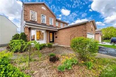 24 Swain Avenue, Hunt Club - South Keys And Area, On K1g 4t1