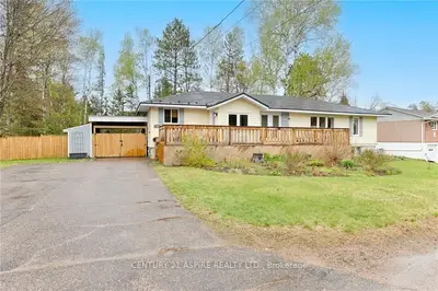 10 Labine Crescent, Petawawa, On K8h 2h9