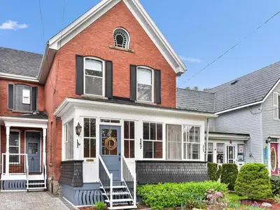 147 Pearl Street W, Brockville, On K6v 4c7