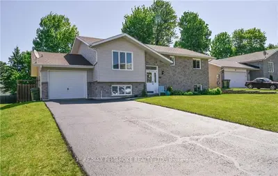 60 Spruce Street, Petawawa, On K8h 3n6