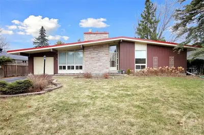 13 Redfield Avenue, Bells Corners And South To Fallowfield, On K2h 6a7