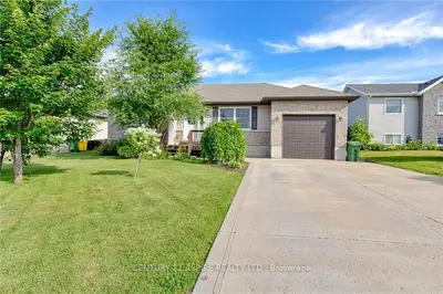 1038 Riverstone Trail, Petawawa, On K8h 0b3